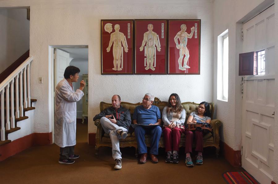 Chinese medicine's fame in Peru capital