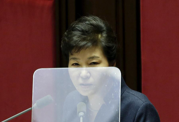 S.Korean prosecutors brand Park as suspect for bribery, indict Samsung heir
