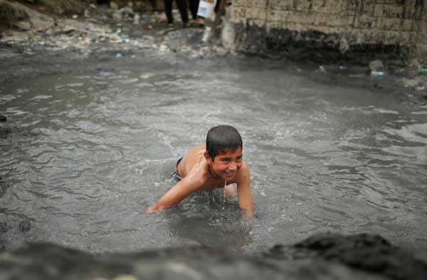 Iraq reopens hot springs spa amid Mosul war chaos