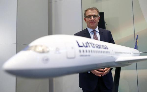 Germanwings' co-pilot 100 percent fit to fly: Lufthansa CEO