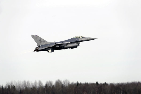 Air Force: Pilot ejects safely before F-16 crashes near DC