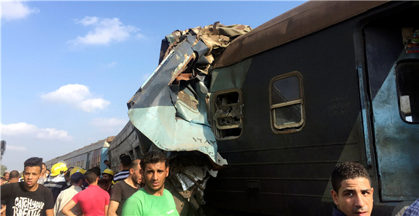 Egypt train crash kills 37, injures 123 people